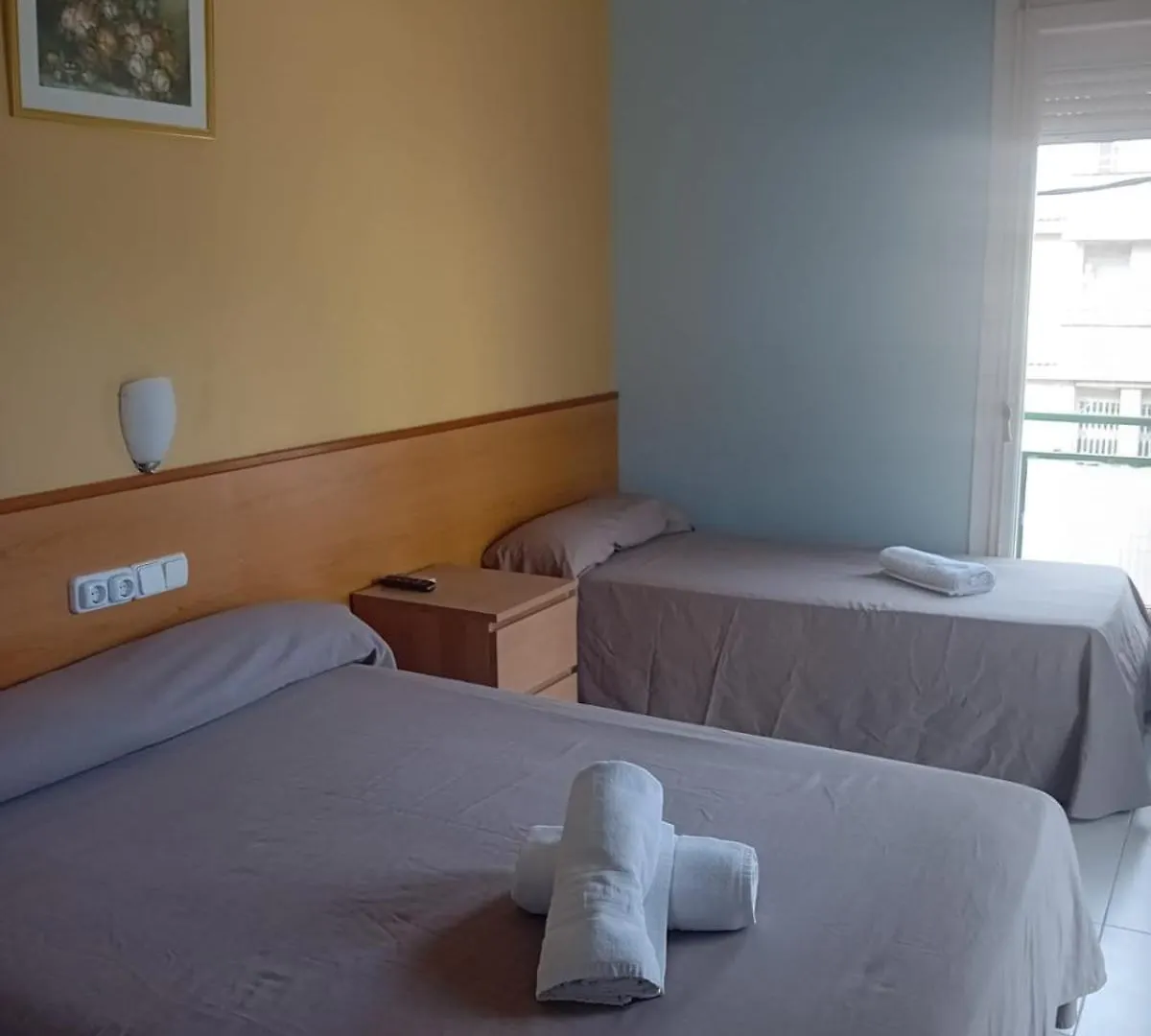 Hotel Sant Jordi Segur de Calafell 2*,