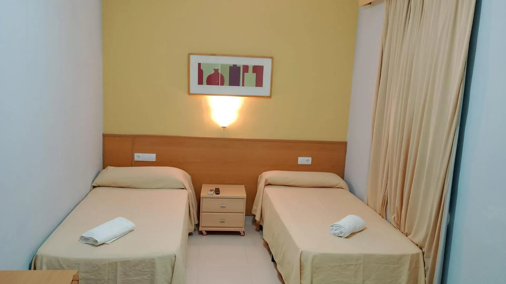 Hotel Sant Jordi Segur de Calafell España