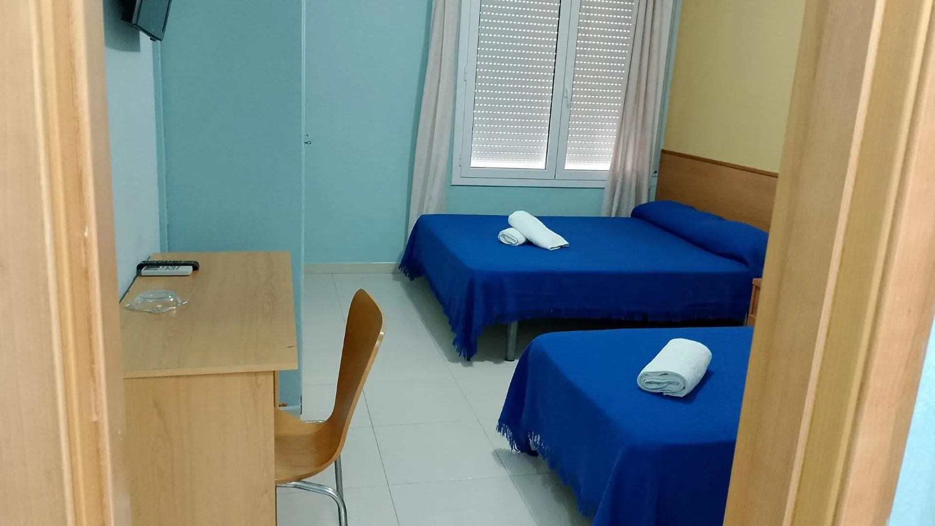 Hotel Sant Jordi Segur de Calafell 2*,  Spain